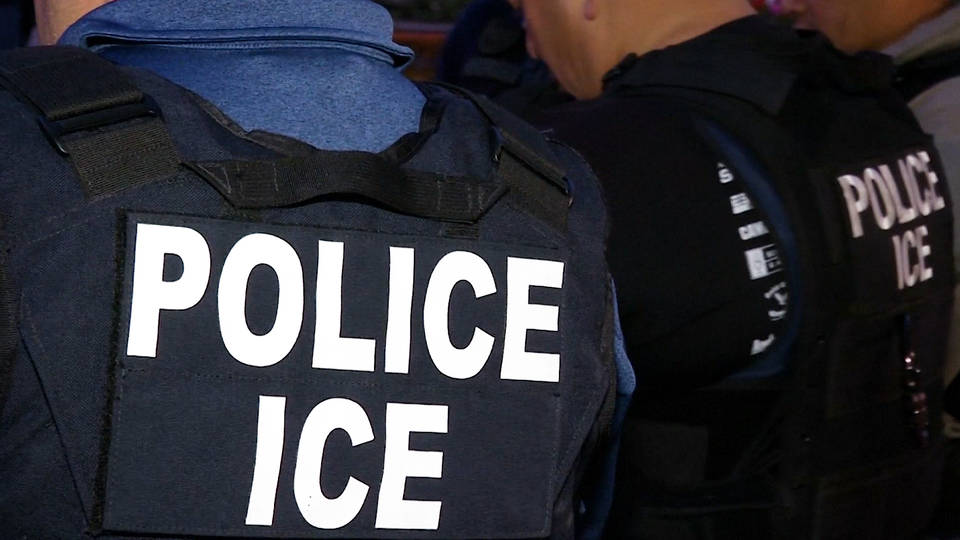 1.7 wsj ice cbp use cell phone location date from games apps to arrest immigrants